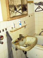 Sonderreinigung Wohnungseinigung Bad - vorher